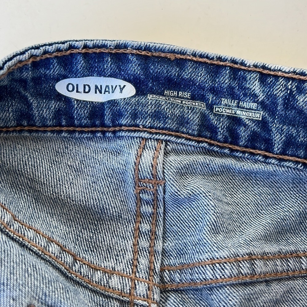 OLD NAVY High Rise Distressed Light Wash Secret Slim Pockets Jean Shorts Size 4 - Picture 7 of 8